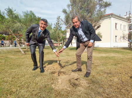 Ο Πρέσβης του Αζερμπαϊτζάν στην Αρχαία Ολυμπία  -Συμβολική φύτευση δύο ελαιόδεντρων και οικονομική στήριξη για τους πληγέντες