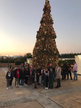 Το ΚΔΑΠ Δήμου Ζαχάρως πραγματοποίησε εκπαιδευτική εκδρομή στο Christmas Theater στην Αθήνα