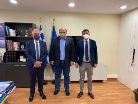 Ο Ανδρέας Νικολακόπουλος με τον Αντιπρόεδρο ΕΒΕ Ηλείας Κώστα Λεβέντη στον Χρ. Τριαντόπουλο: Συνάντηση για την Ολυμπία και τις αποζημιώσεις των πληγέντων