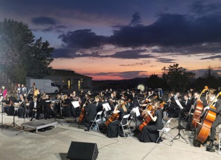 Διεθνές Φεστιβάλ Τεχνών Αρχαίας Ολυμπίας - Συμφωνική Ορχήστρα Νέων Colorado Springs: Μάγεψε το κοινό με το ταλέντο, την ευφυΐα και την ενέργειά της  