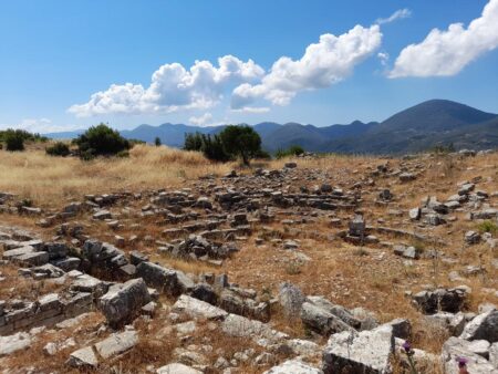 Δήμος Ανδρίτσαινας-Κρεστένων: «Χαράς ευαγγέλια» για το έργο αποκατάστασης του αρχαίου θεάτρου στο Αίπυ!