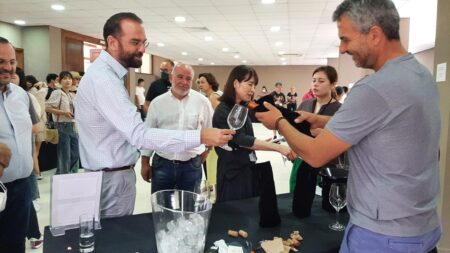 ΠΔΕ: Επαγγελματίες οίνου και δημοσιογράφοι της Ιαπωνίας και της Κορέας στη Δυτική Ελλάδα