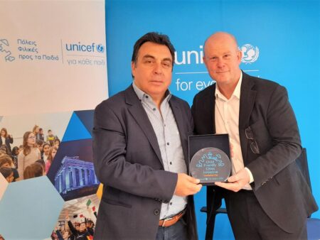 Δήμος Πύργου: Μνημόνιο συνεργασίας με τη UNICEF για τα παιδιά υπέγραψε ο δήμαρχος Πύργου