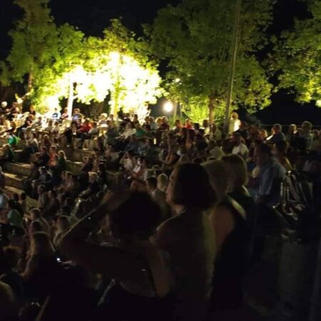 Μαγική βραδιά στα Καβάσιλα με τραγούδια μελοποιημένης ποίησης από τον Μ. Θεοδωράκη- Τη συναυλία διοργάνωσε το τμήμα Πολιτισμού της Περιφέρειας στο 10ο Φεστιβάλ Δήμου Πηνειού (photos)