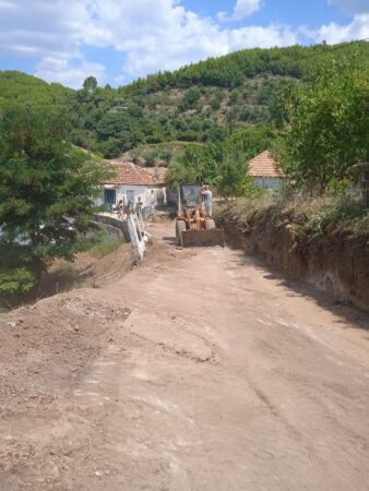 Δήμος Πύργου: Συνεχίζονται οι εργασίες αγροτοδασικού οδικού δικτύου σε Τοπικές Κοινότητες (photos)