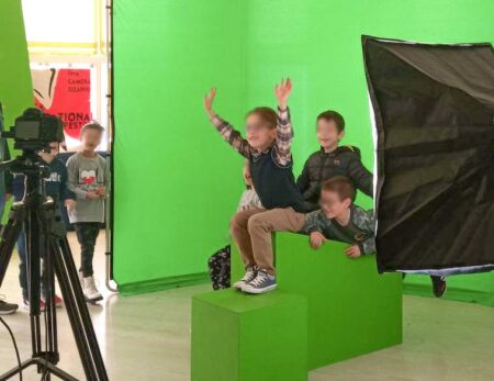 Πύργος: Πετούσαν στα σύννεφα, πατώντας …στη Γη!- Φανταστικές εμπειρίες με κινηματογραφικά εφέ πρόσφερε σε 300 παιδιά από την Ηλεία το Φεστιβάλ Κινηματογράφου Ολυμπίας