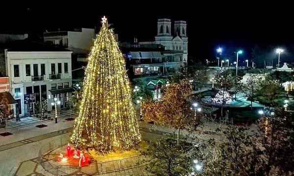 Πύργος:  Η Φωταγώγηση του Χριστουγεννιάτικου Δέντρου στην Κεντρική πλατεία της πόλης την Κυριακή 10/12- Σειρά εκδηλώσεων από Δήμο και ΔΟΠΠ ώστε ο Πύργος να “φορέσει τα καλά του” για την εορταστική περίοδο «Χριστούγεννα 2023 – Πρωτοχρονιά 2024»